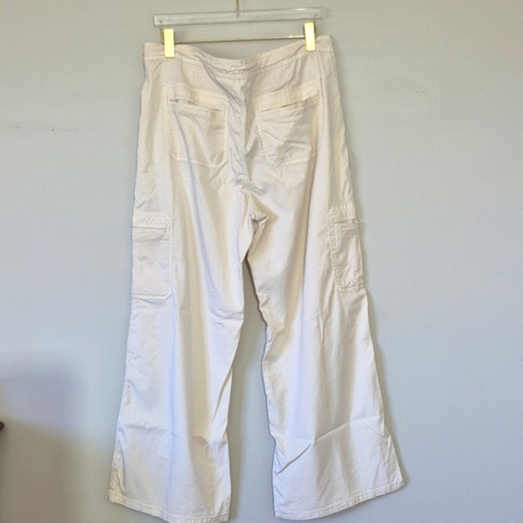 American Eagle Casual Cargo Wide Leg  Cream Pants, Size 18 - Picture 10 of 12